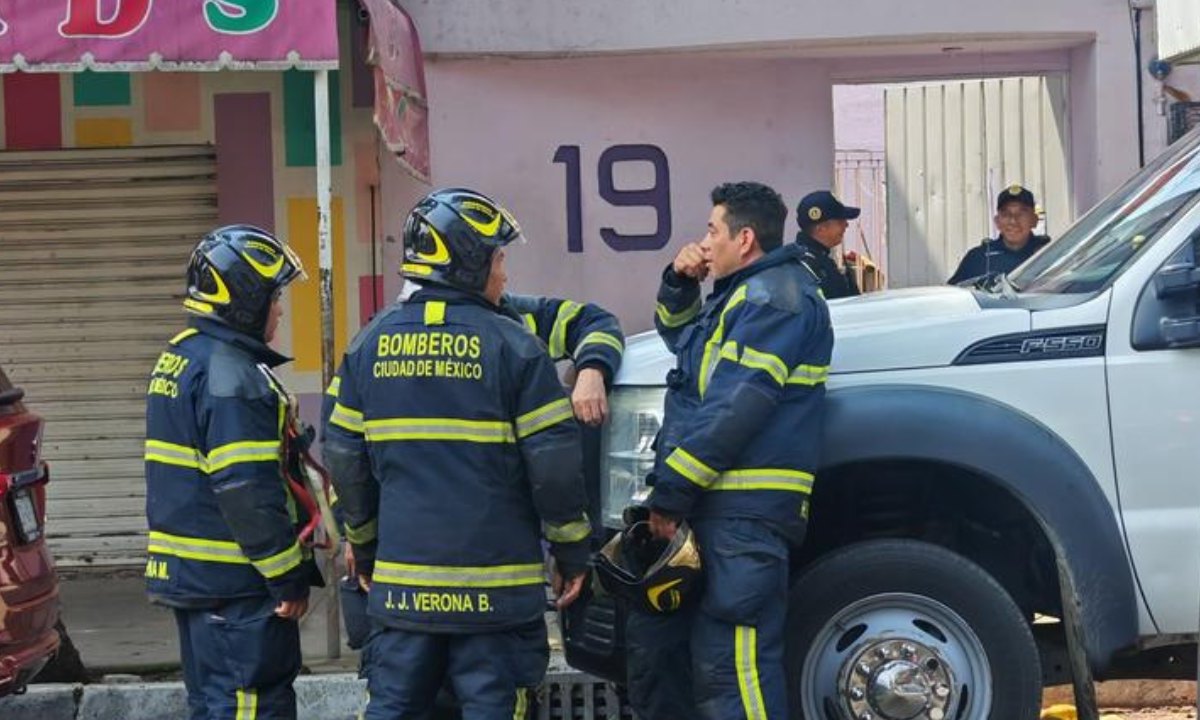 Durante la mañana de este viernes, fue hallado un cuerpo en estado de descomposición en un departamento de la alcaldía Cuauhtémoc.