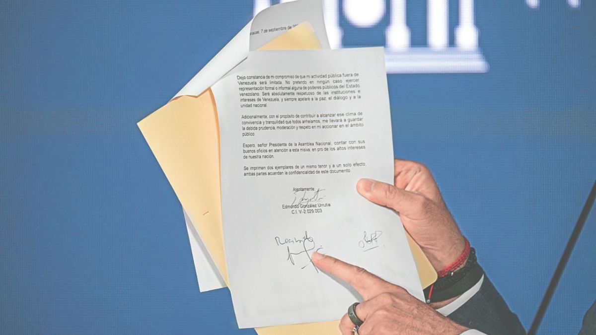 El candidato opositor venezolano Edmundo González Urrutia declaró haber firmado bajo "coacción" un documento que ratifica la reelección de Nicolás Maduro