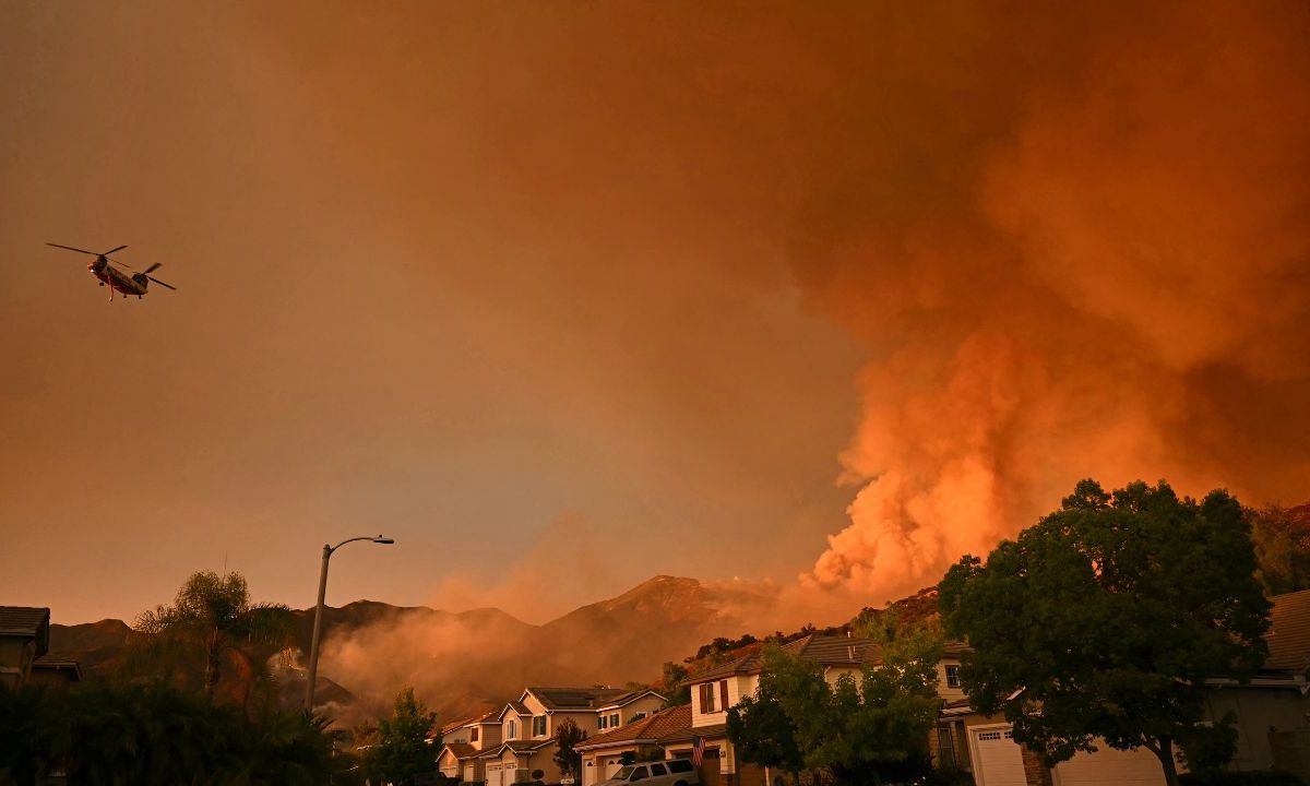 PELIGROSIDAD. Con miles de evacuados, la crisis climática en Estados Unidos deja a la vista la vulnerabilidad del país frente a fenómenos naturales extremos.