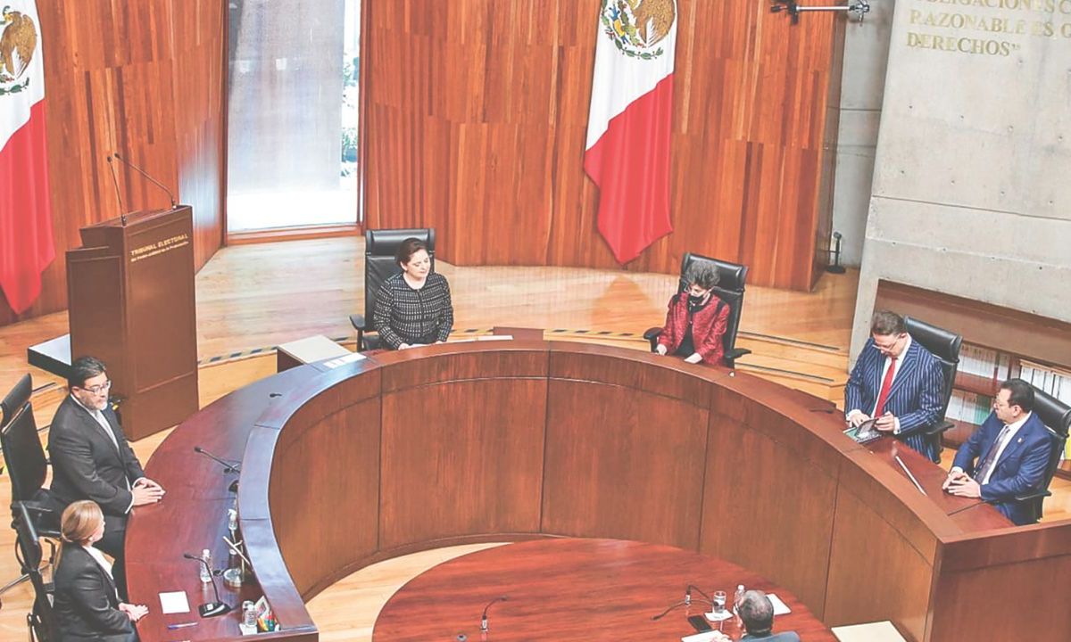 Historial. La Sala Regional Especializada emitió al menos 20 sentencias sobre violaciones de AMLO a la ley