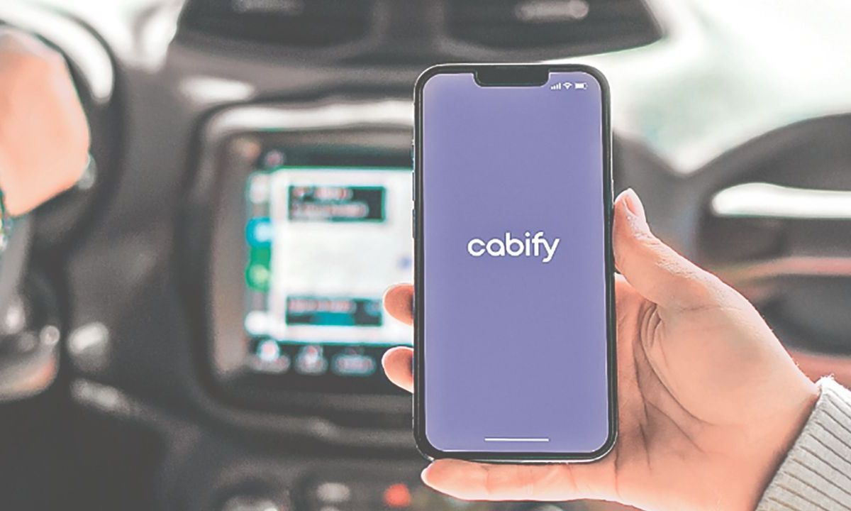 La empresa española de taxis de aplicación Cabify anunció que se retirará de México en octubre, tras 11 años de operación