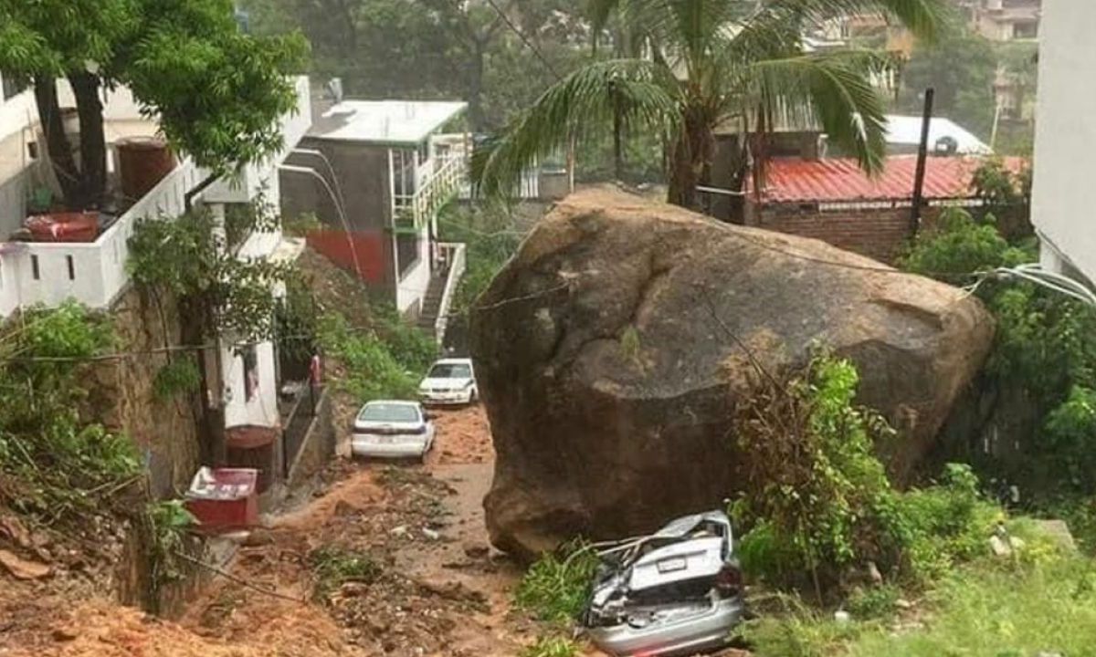 DAÑOS. Diversas partes de Guerrero quedaron damnificadas por el huracán, entre ellas Acapulco y la costa chica.