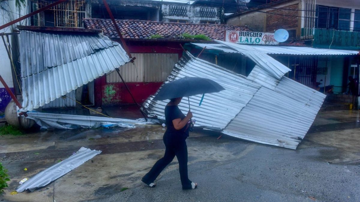 La red carretera de Oaxaca colapsó al paso de John y sus remanentes, que provocaron lluvias en la mayor parte del estado,