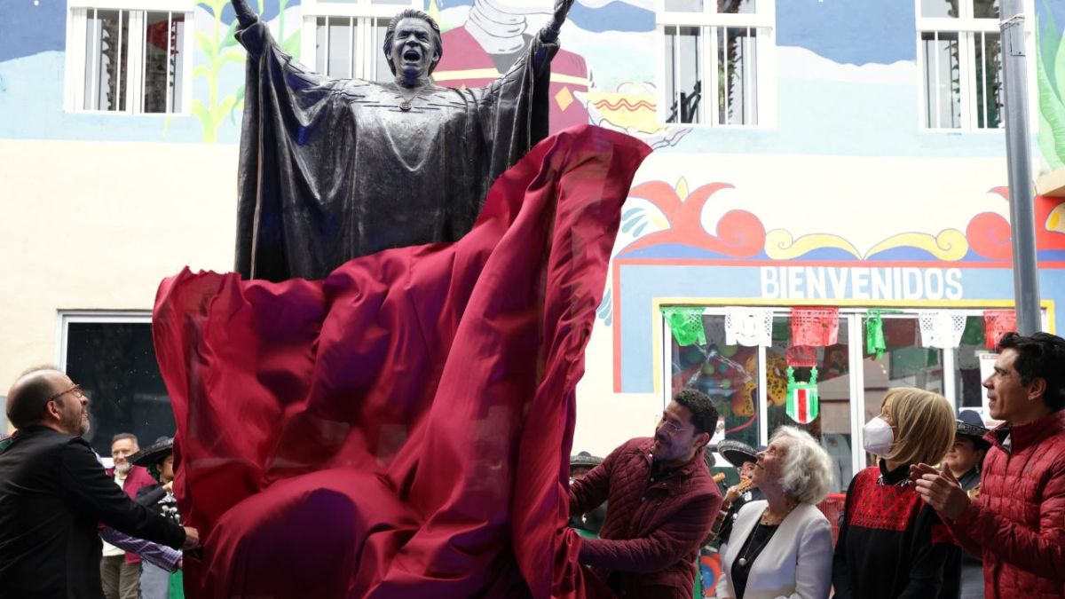 Ícono. El jefe de Gobierno señaló que la escultura de Chavela Vargas es un homenaje al talento y legado de la artista en la cultura mexicana y puede visitarse en Garibaldi.