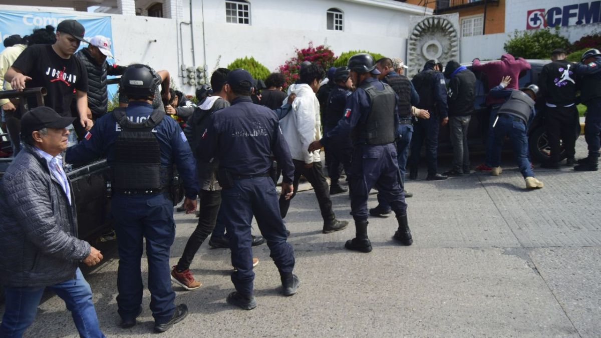 SEGURIDAD. Agentes de seguridad arrestaron a los que intentaron hacerse de las instalaciones.