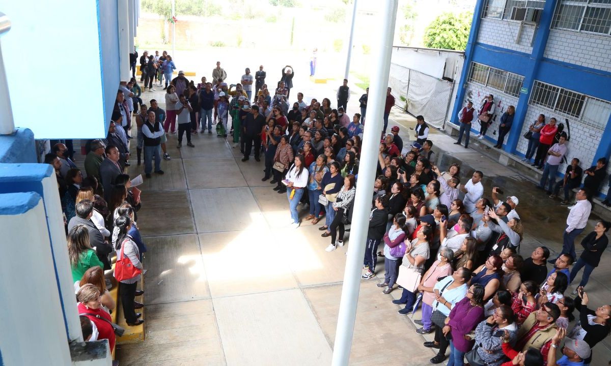 REUNIÓN. Los padres de familia fueron informados de las medidas tomadas en el plantel, tras las denuncias y protestas por casos de acoso.