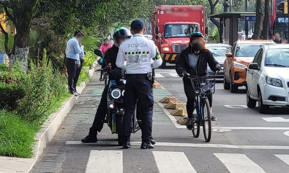 Falta. Policías  realizaron un operativo en Paseo de la Reforma; emitieron 25 multas.