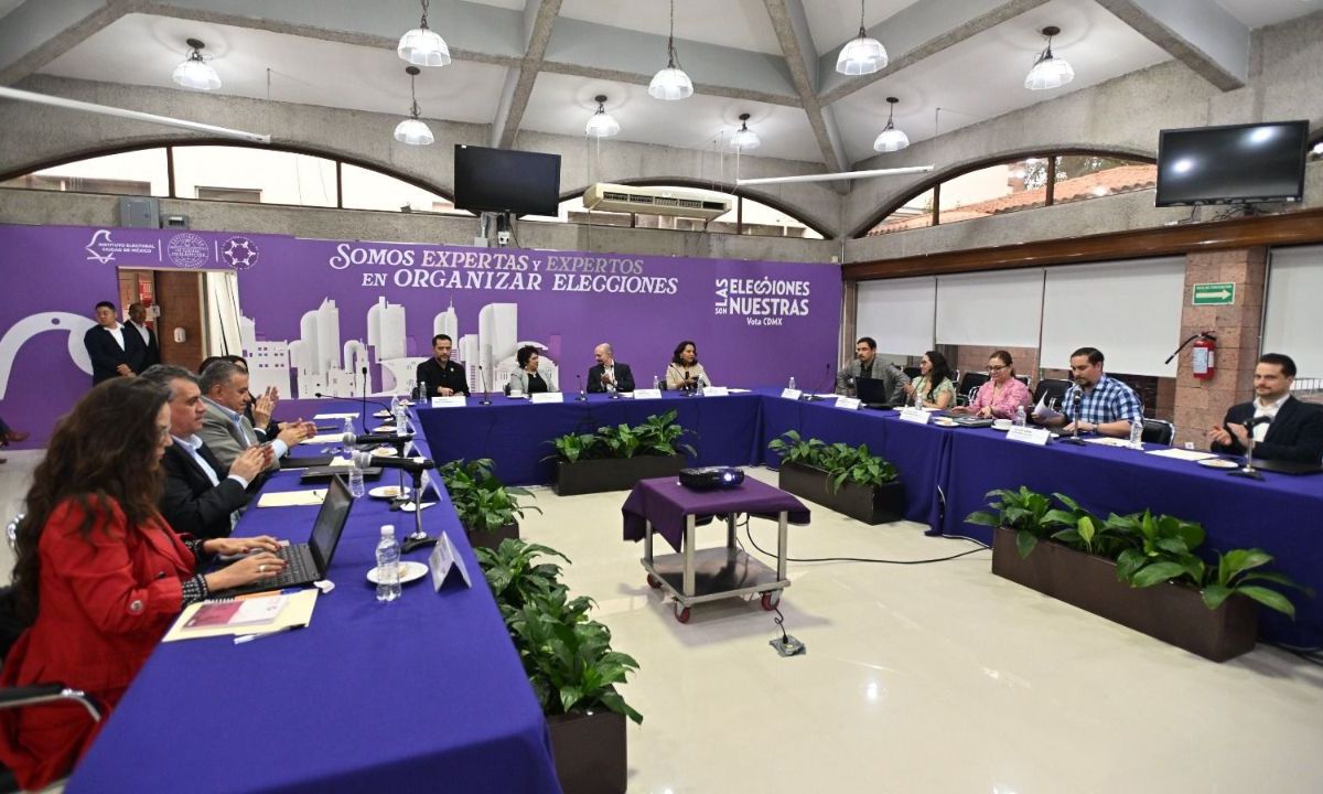 Valoran. Consejeros del IECM e INE se reunieron con la Dirección Ejecutiva del Registro Federal de Electores para analizar la experiencia del voto en otras naciones.