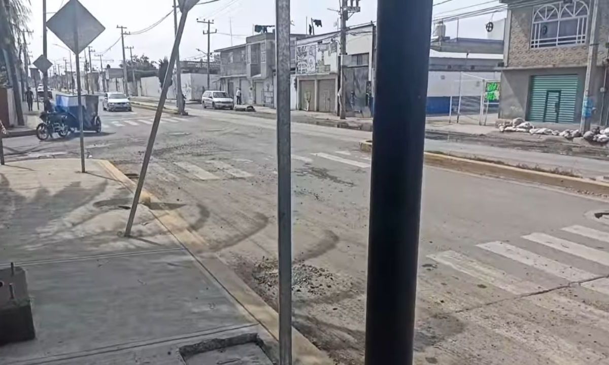 VIDA DIARIA. Las calles de Chalco poco a poco regresan a la normalidad luego de las inundaciones. 