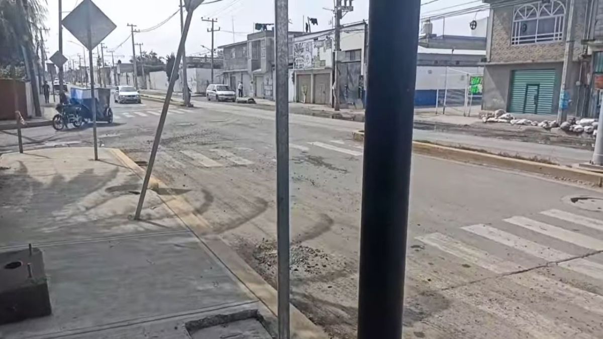 VIDA DIARIA. Las calles de Chalco poco a poco regresan a la normalidad luego de las inundaciones. 