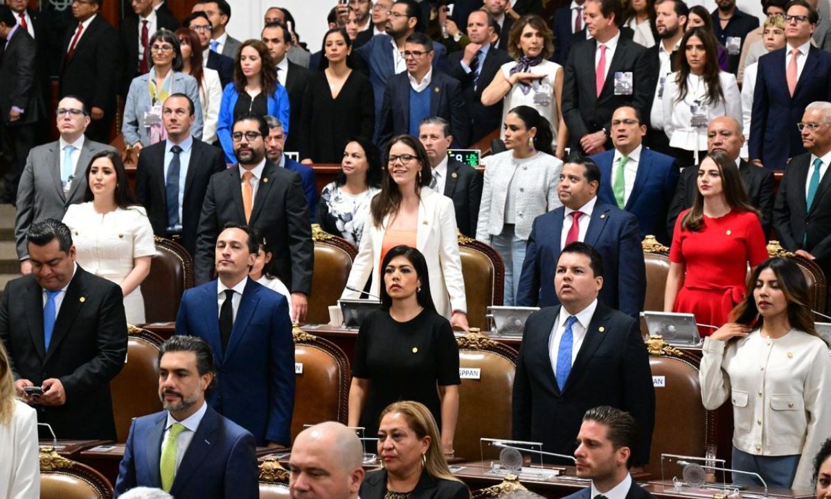 Inicio. Entre sorpresas y promesas, los 66 diputados rindieron protesta para arrancar los trabajos parlamentarios de 2024.