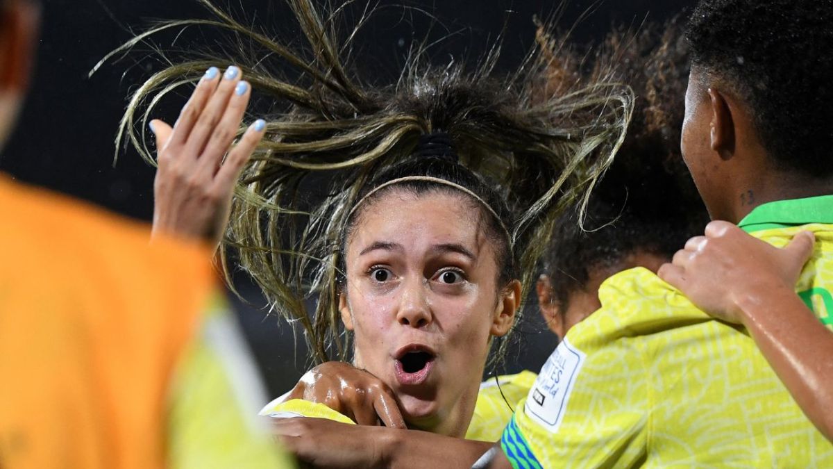 Priscila protagoniza "mayor" venta del fútbol femenino de Brasil 