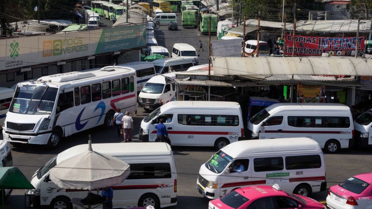 Afluencia. Diariamente 7.1 millones de capitalinos recurren a estos centros de transporte público, destacó el diputado Víctor Hugo Romo.