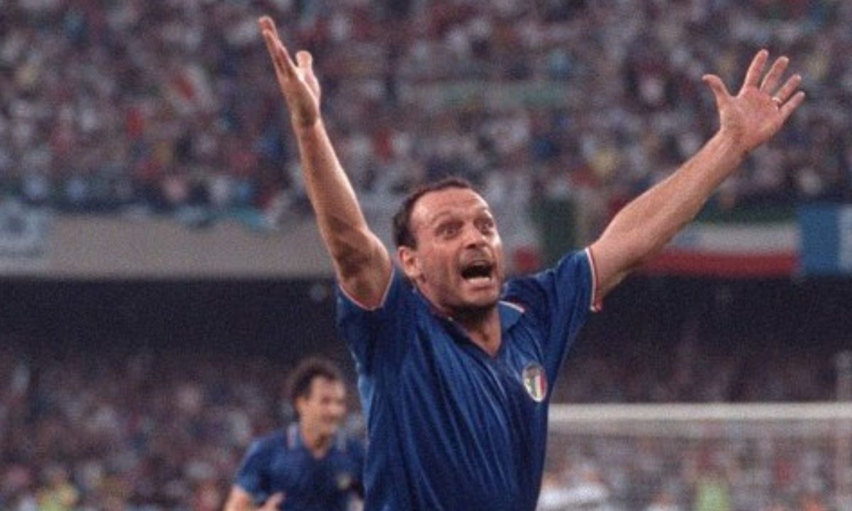 Héroe del Mundial de 1990 con Italia, que lo dejó como máximo anotador de dicha justa internacional con seis anotaciones, Salvatore Schillaci falleció este miércoles a los 59 años de edad