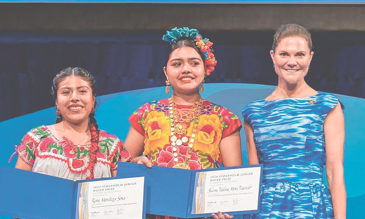 ORGULLO. Shanni Mora y Rosa Mendoza recibieron, a finales de agosto pasado, el llamado premio Nobel del Agua, en Estocolmo Suecia, de manos de la princesa Victoria, quien elogió su proyecto.