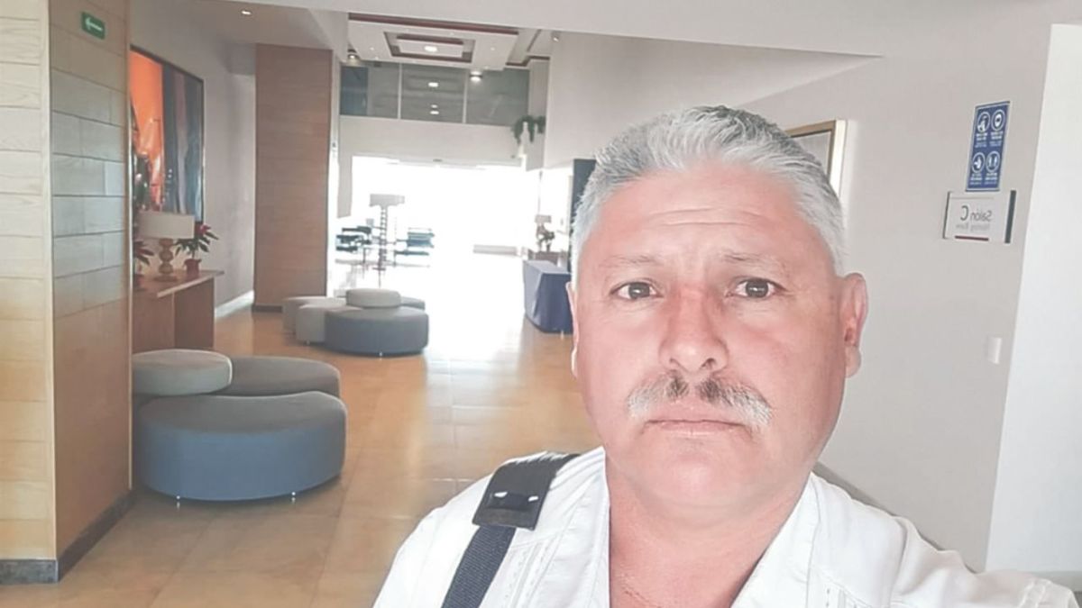 PERIODISTA. Flores Villagómez fue detenido la tarde de este 11 de septiembre por agentes ministeriales.