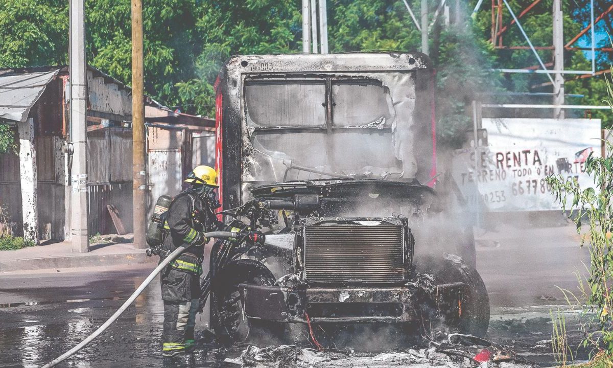 CRISIS. Continúan los enfrentamientos entre grupos de la delincuencia organizada en Culiacán.