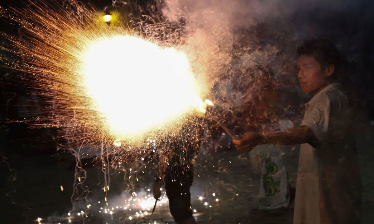 Consecuencia. La dependencia conminó a celebrar de forma responsable y evitar el uso de artículos explosivos, ya que pueden generar quemaduras.