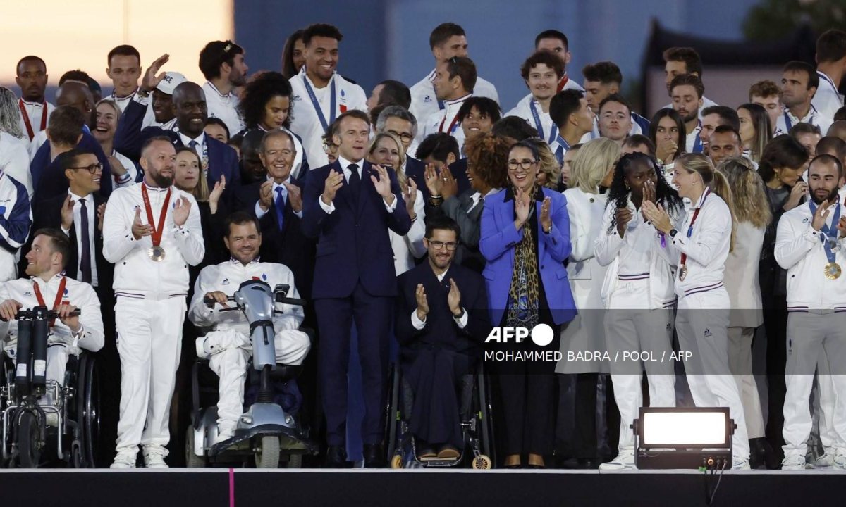 Francia se resiste a pasar la página de los Juegos de París y organizó un desfile de homenaje a sus deportistas olímpicos y paralímpicos