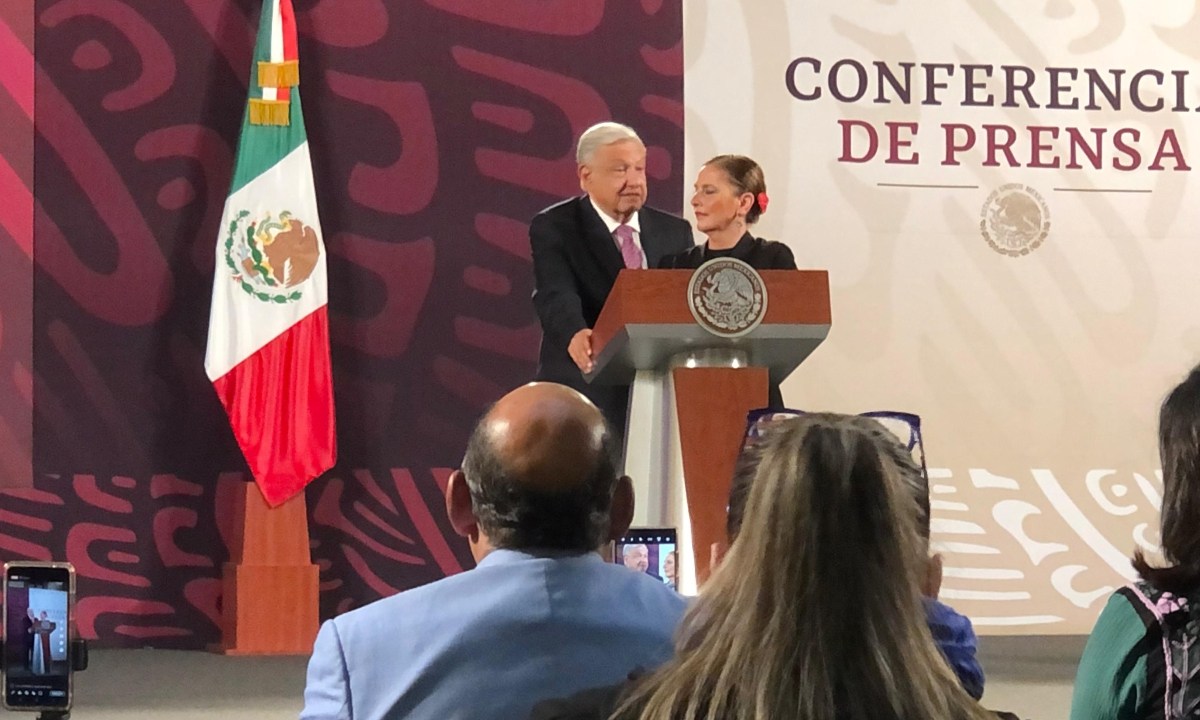 Foto: Luis Valdés/ Beatriz Gutiérrez Müller y AMLO