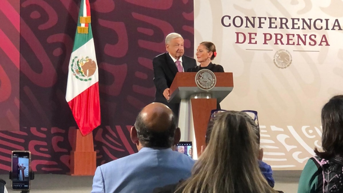 Foto: Luis Valdés/ Beatriz Gutiérrez Müller y AMLO