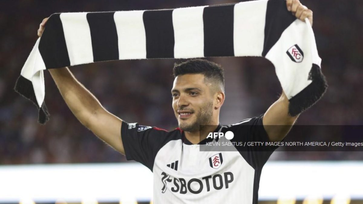 Raúl Jiménez marcó un golazo en la victoria del Fulham 3-1 sobre el Newcastle, en duelo de la Jornada 5 de la Premier League.