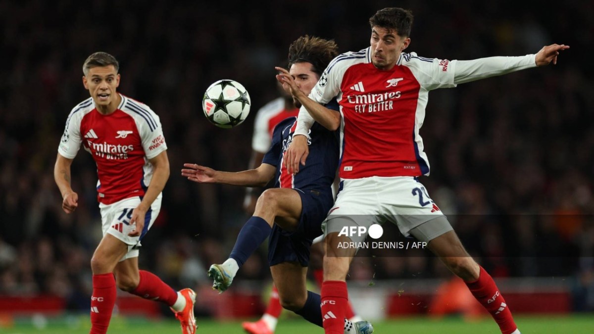 El Arsenal venció en el Emirates Stadium, al París Saint-Germanin 2-0, en una jornada de Champions League que estuvo marcada por las goleadas.