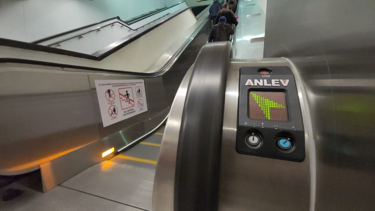 Renueva Metro escaleras eléctricas en Barranca del Muerto