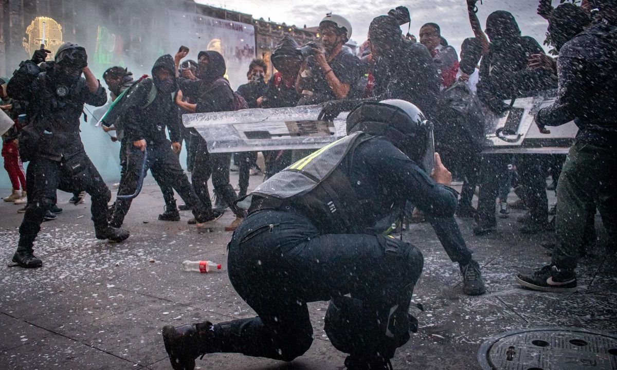 Bloque Negro mancilla la Marcha por el 2 de Octubre del 68