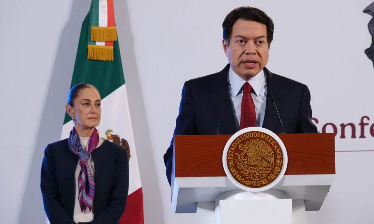 Claudia Sheinbaum durante la Mañanera del Pueblo del 23 de octubre con Mario Delgado.