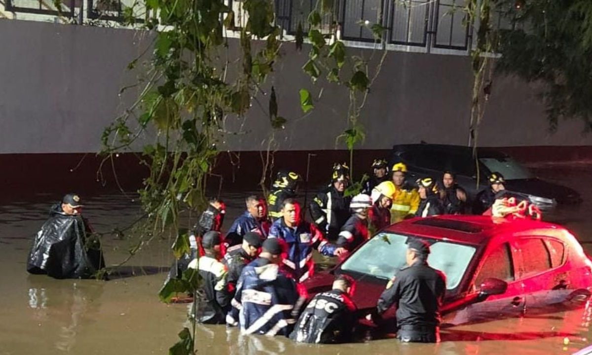 Causan lluvias inundaciones en Feria del Mole