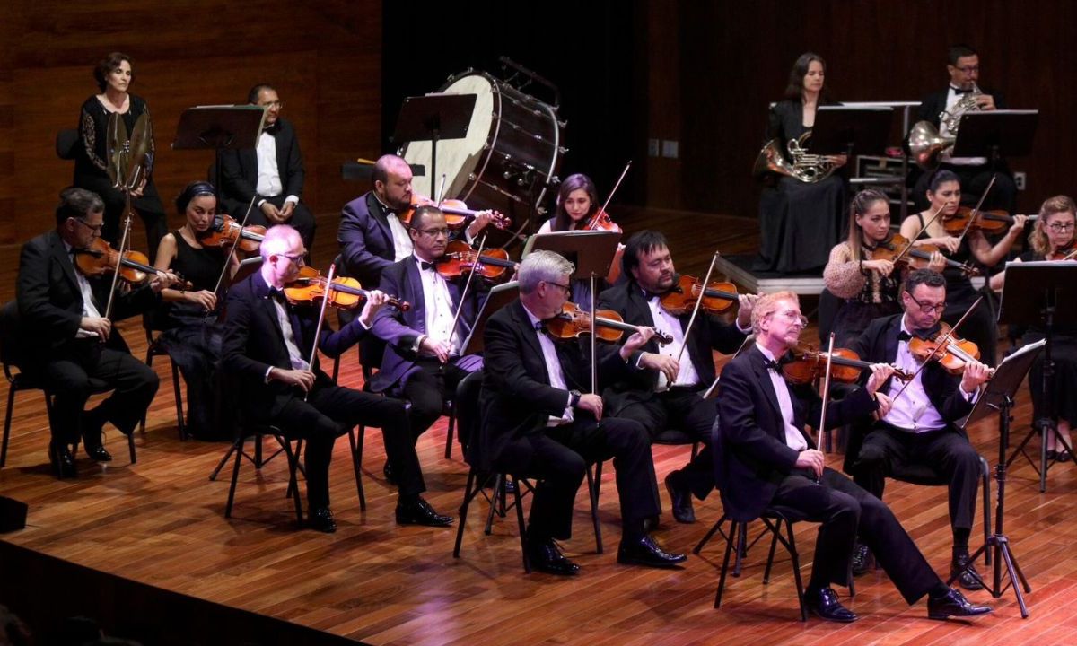 La Orquesta Sinfónica de Yucatán se presenta bajo la batuta del destacado director José Areán y la participación especial de Marie Ythier, violonchelista de proyección internacional.