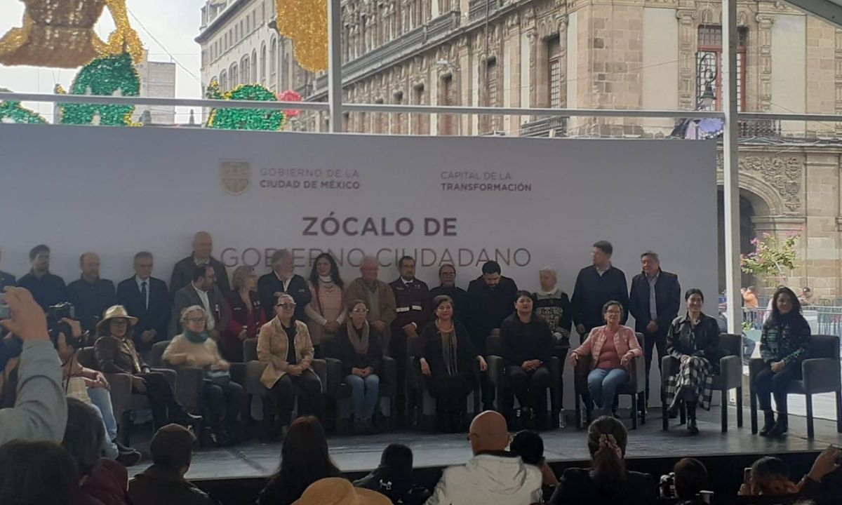 Inicia Gobierno capitalino audiencias ciudadanas en el Zócalo