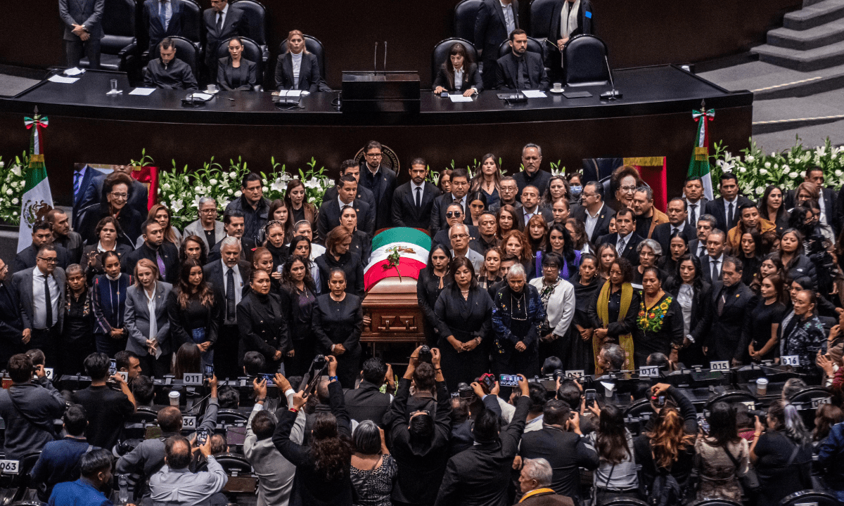 Homenaje a Ifigenia Martínez