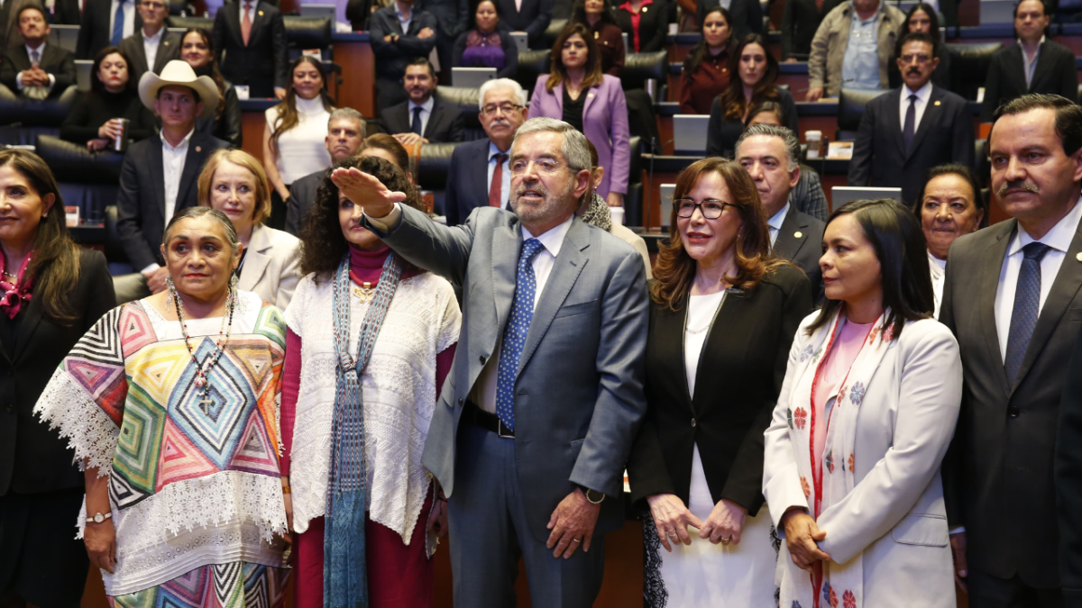 Con 118 votos a favor y 7 en contra, el Pleno del Senado de la República aprobó la ratificación de Juan Ramón de la Fuente como Secretario de Relaciones Exteriores.