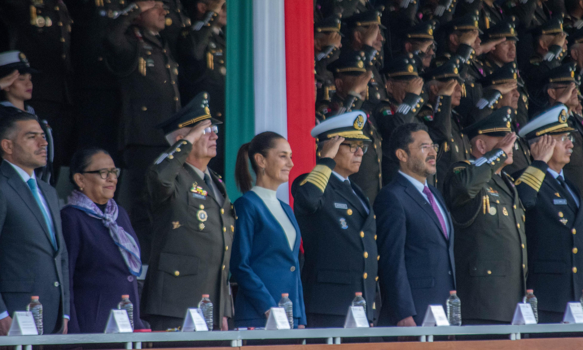 Rosa Icela Rdz acompaña a Sheinbaum en ceremonia