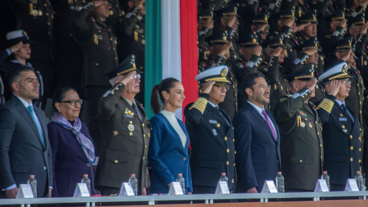 Rosa Icela Rdz acompaña a Sheinbaum en ceremonia