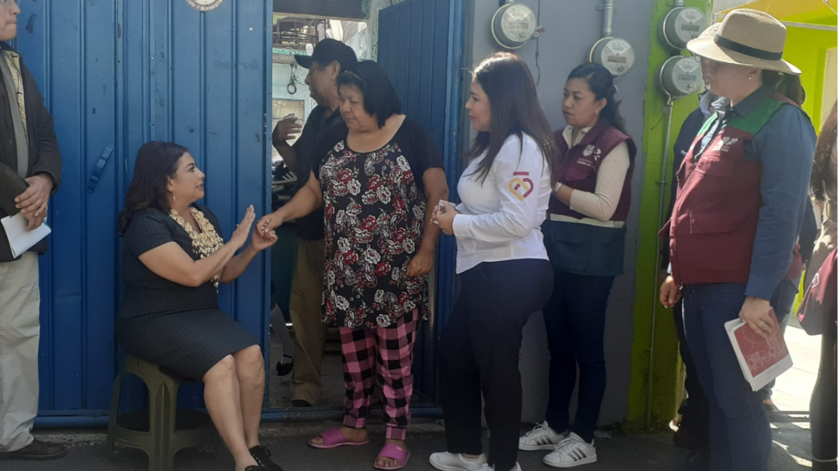 Clara Brugada visita la Agrícola Oriental