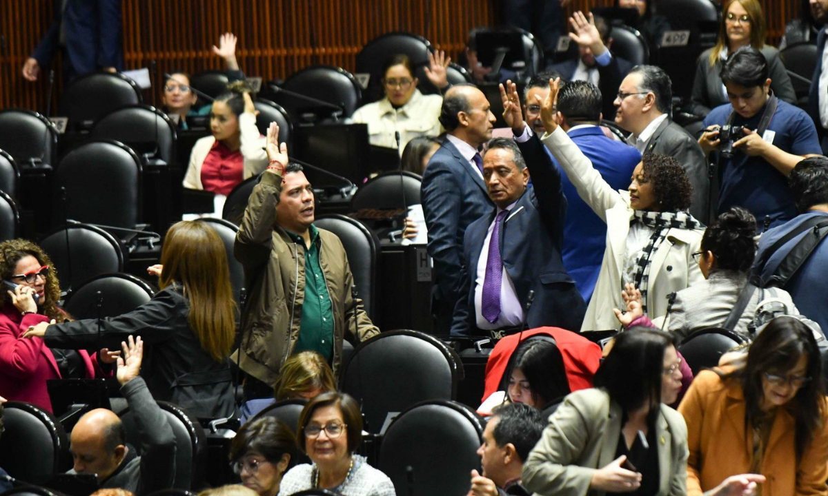 Grupo parlamentario del PT en la Cámara de Diputados solicitará juicio político a ocho ministros de la SCJN que han manifestado su rechazo a la reforma judicial.