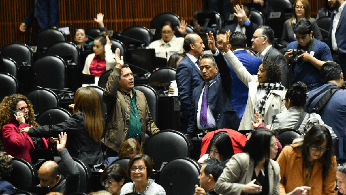 Grupo parlamentario del PT en la Cámara de Diputados solicitará juicio político a ocho ministros de la SCJN que han manifestado su rechazo a la reforma judicial.