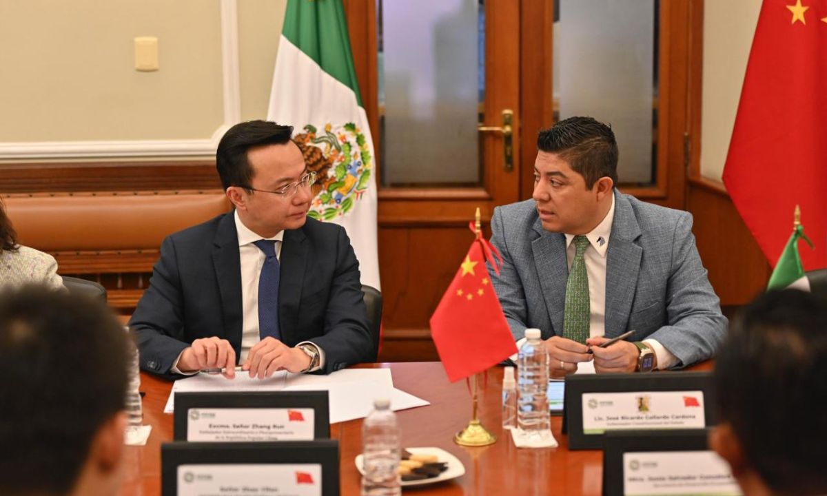 La reunión se dio en el marco de las negociaciones que lleva a cabo el Gobierno del Estado, para atraer la inversión de una marca de vehículos china