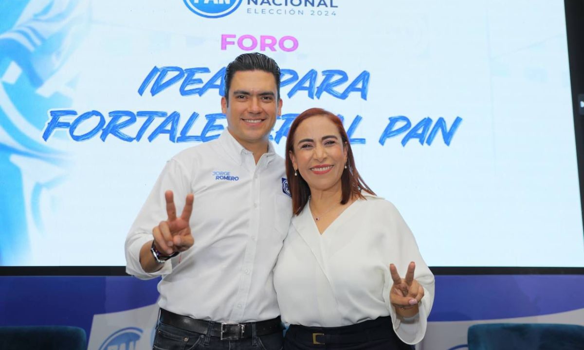 Jorge Romero y Adriana Dávila, candidatos a a la dirigencia nacional del PAN, en el foro “Ideas para fortalecer al PAN” realizado en León, Guanajuato