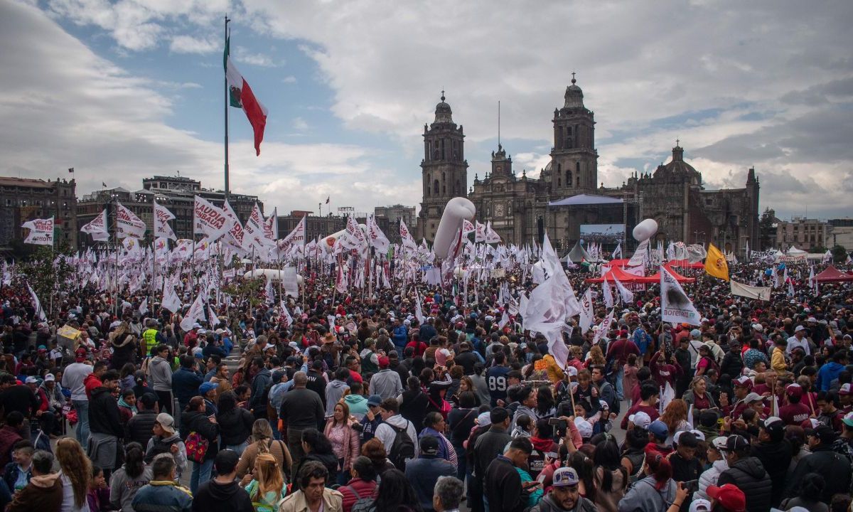 Mensaje de Sheinbaum en el Zócalo reúne a 400 mil personas, con saldo blanco