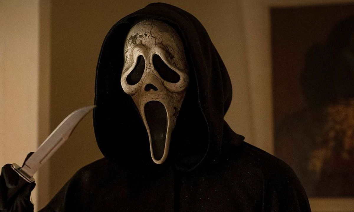 Scream ha mantenido su relevancia en el género del terror gracias a su mezcla de sátira y suspenso