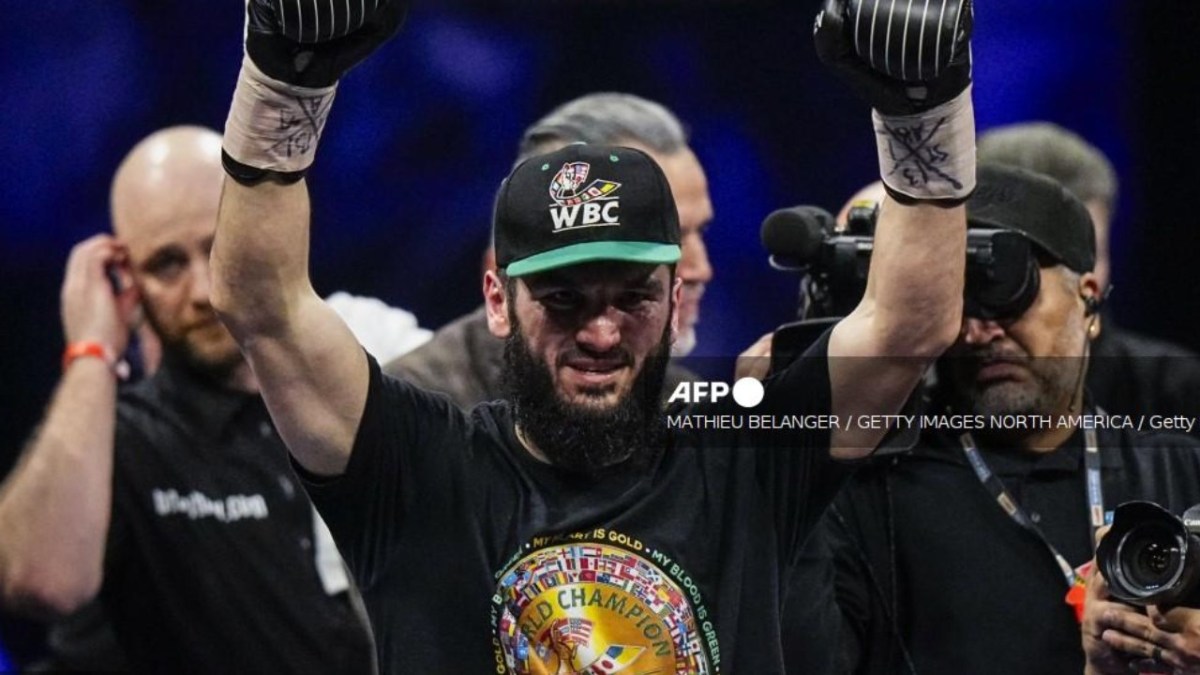 El boxeador ruso, Artur Beterbiev, se convirtió en campeón indiscutido de los semipesados tras obtener el triunfo ante Dmitry Bivol.