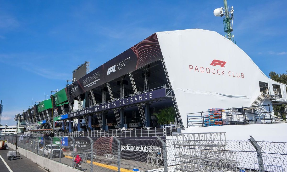 Imagen de las instalaciones del Autódromo Hermanos Rodríguez durante el montaje para el Gran Premio de México 2024