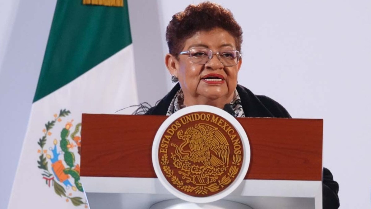 Ernestina Godoy durante una charla en la conferencia matutina de Claudia Sheinbaum