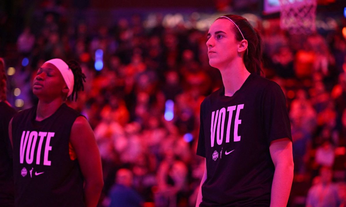 Mediante una decisión determinada casi por unanimidad y 66 de los 67 votos a favor, la estrella de la Fiebre de Indiana, Caitlin Clark, fue reconocida como novata del año en la WNBA,