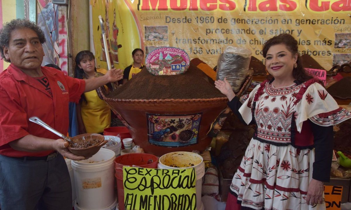 Fiesta. Este fin de semana, la jefa de Gobierno acudió a La Feria Nacional del Mole 2024 en San Pedro Atocpan, Milpa Alta, donde invitó a la ciudadanía a visitarlos.