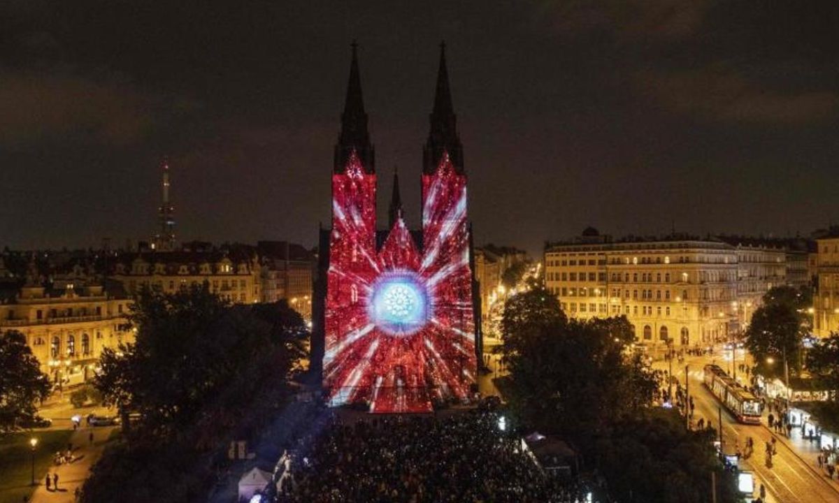 Los concejales de Praga decretaron ayer la prohibición de los tours nocturnos de bares organizados por las agencias de viajes